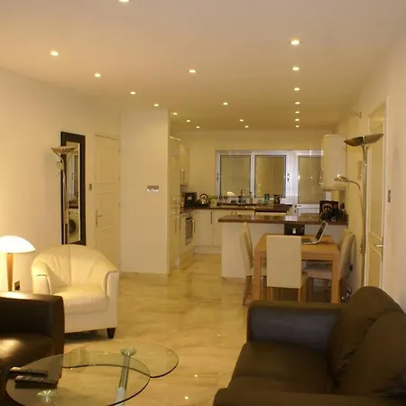 Apartment Amathusia *